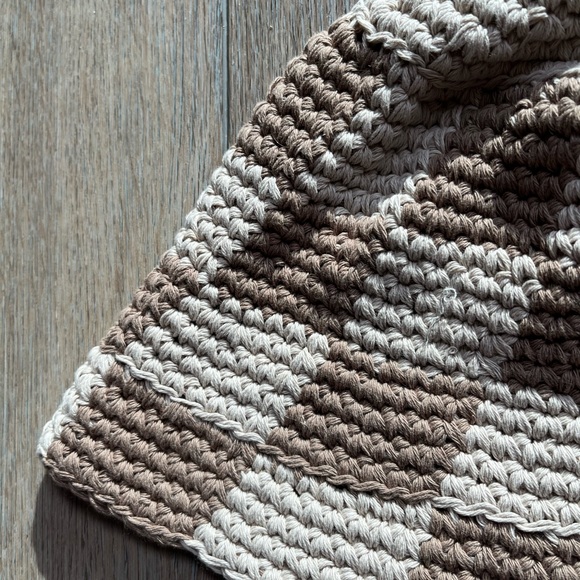 Crochet bucket hat - Picture 5 of 7